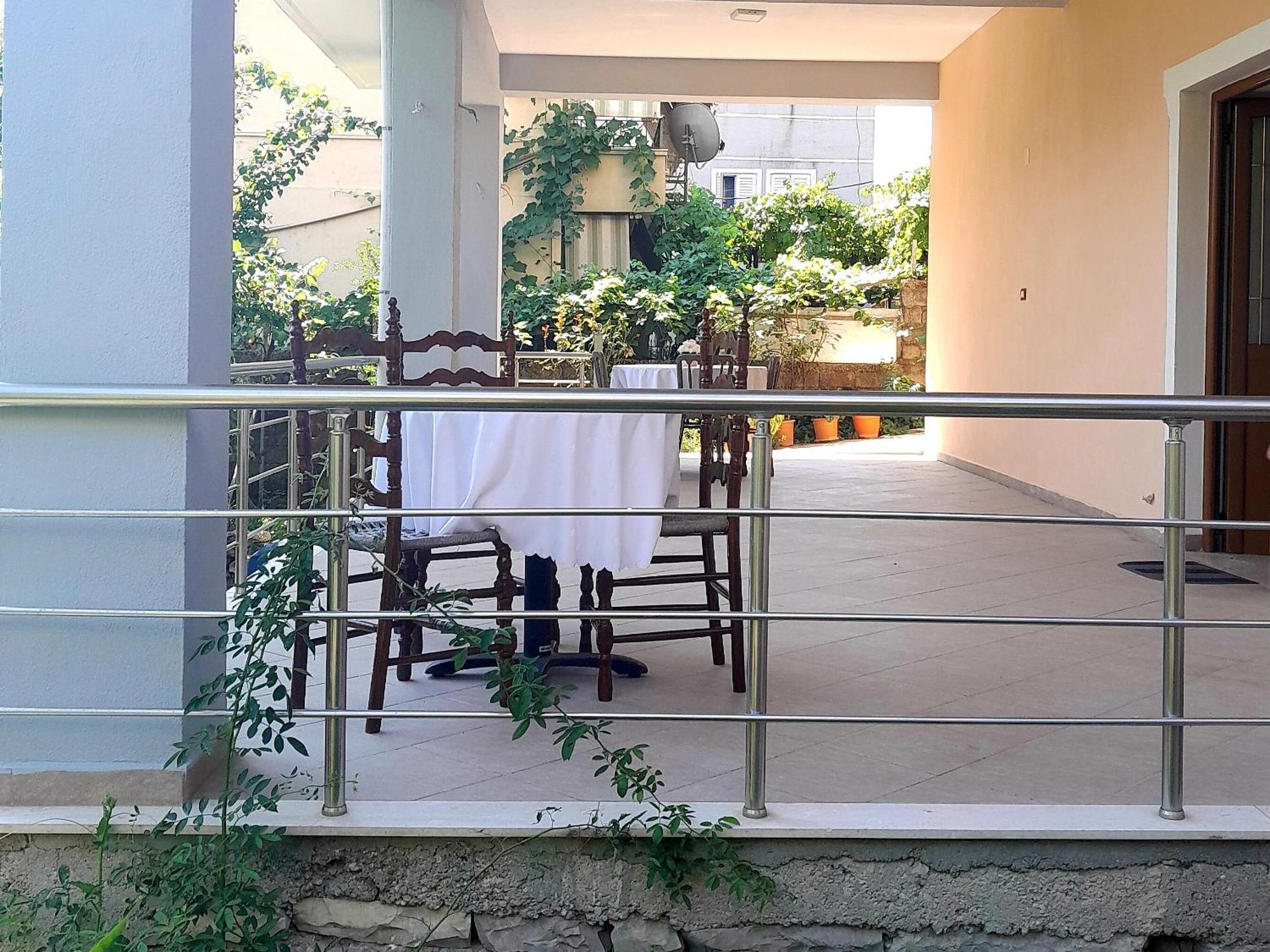 George 1 Lägenhet Gjirokastër Rum bild